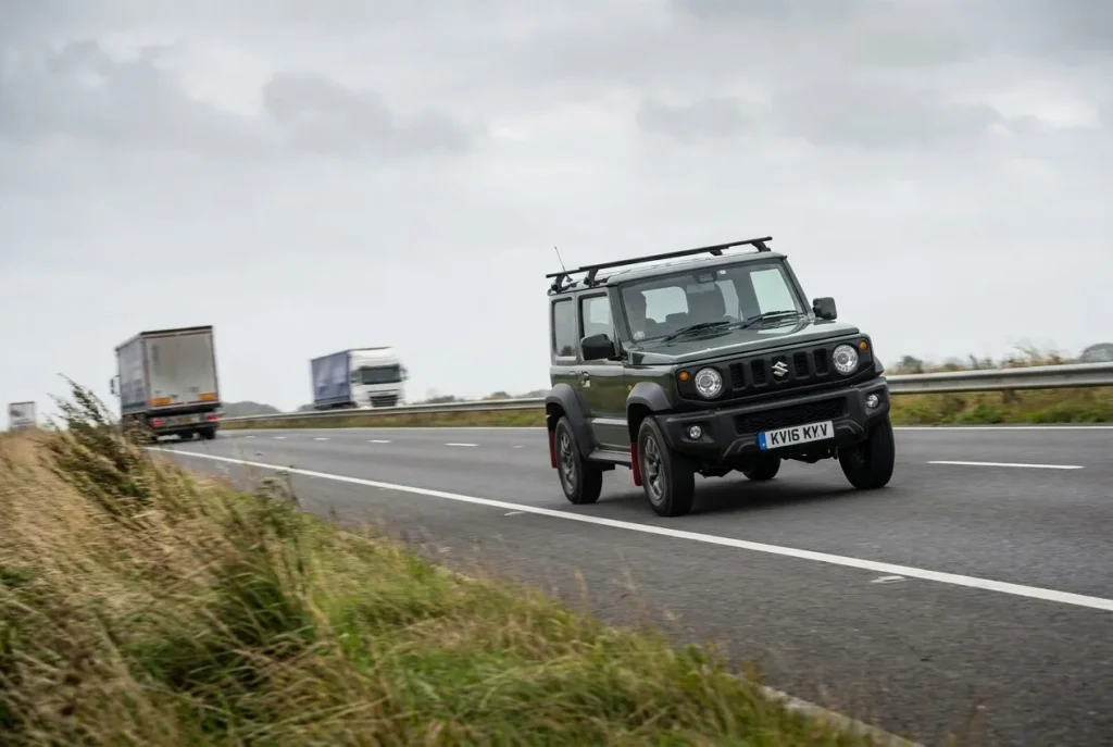 Suzuki Jimny JB74 in a strong highway crosswind