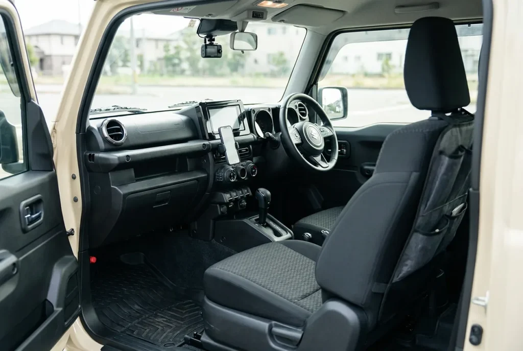 Practical daily interior additions in a Jimny cabin